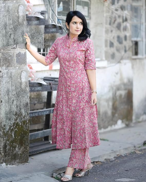 ANNI DESIGNER Women's Cotton Blend Floral Kurta with Pant